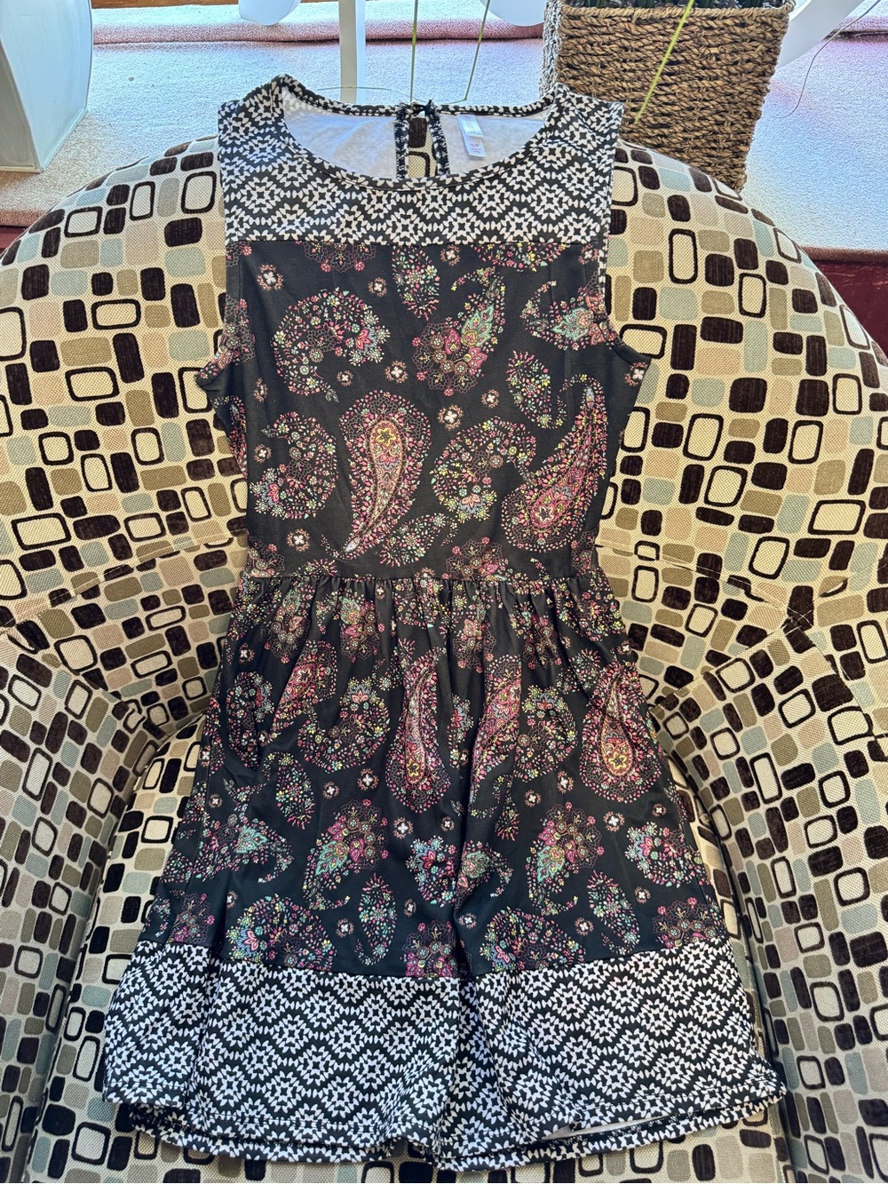 Xhilaration Black and White Paisley Print Sleeveless Top